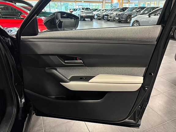 Mazda MX-30 14 of 14