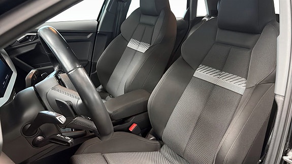 Audi A3 8 of 16