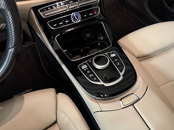 Mercedes-Benz E200 17 of 26