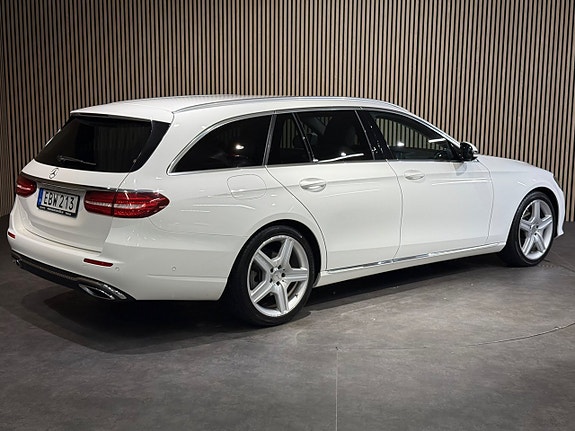 Mercedes-Benz E200 4 of 26