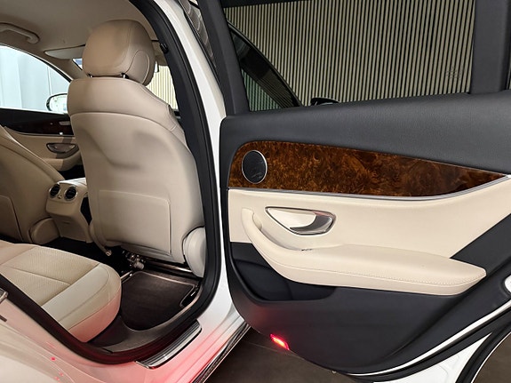 Mercedes-Benz E200 20 of 26