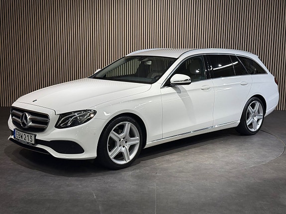 Mercedes-Benz E200 8 of 26