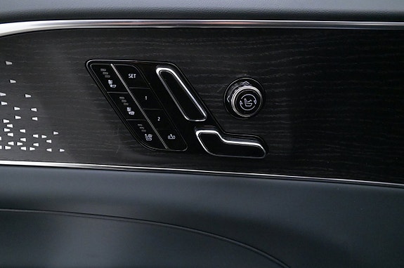 Cadillac Lyriq 10 of 27