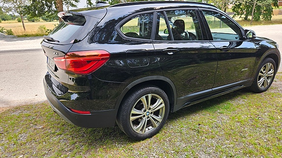 BMW X1 3 of 11