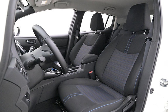 Nissan Leaf 10 of 27