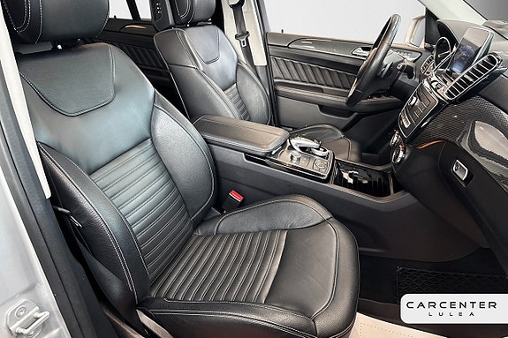 Mercedes-Benz GLE500 8 of 30