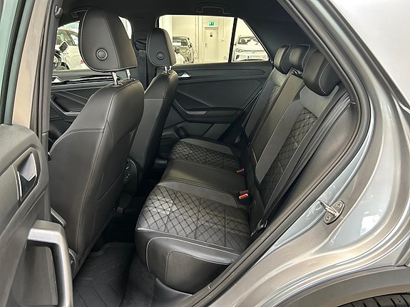 Volkswagen T-Roc 14 of 21