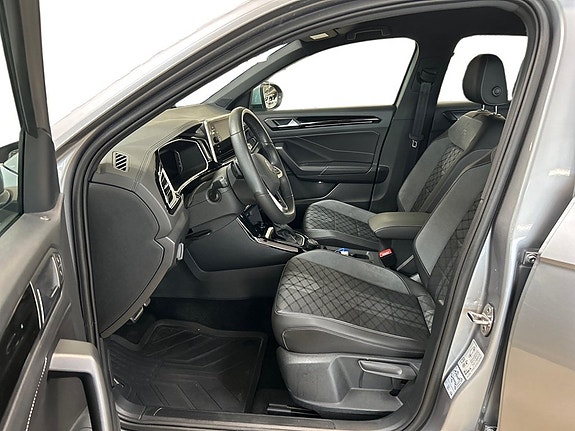 Volkswagen T-Roc 13 of 21