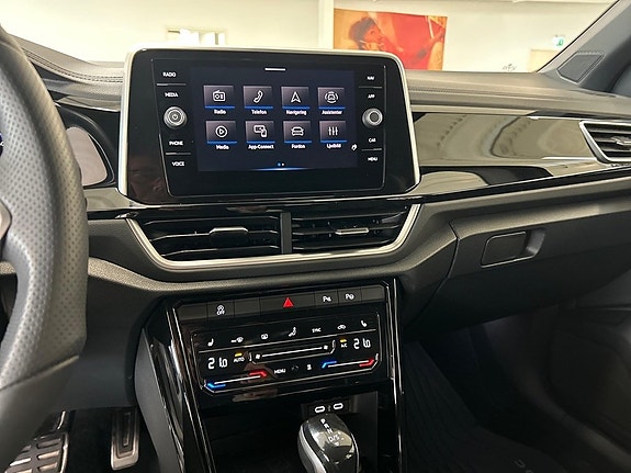 Volkswagen T-Roc 17 of 21