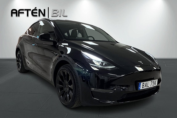 Tesla Model Y 4 of 25