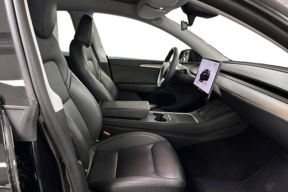 Tesla Model Y 14 of 25