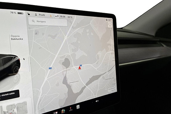 Tesla Model Y 22 of 25