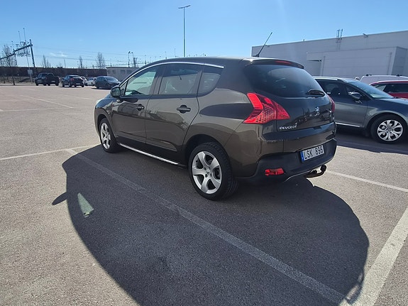 Peugeot 3008 2 of 7