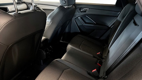Audi Q3 11 of 15