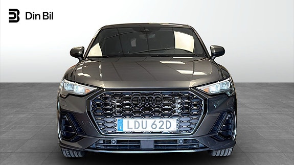 Audi Q3 4 of 15
