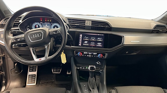 Audi Q3 10 of 15