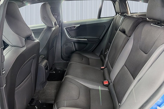 Volvo V60 16 of 18