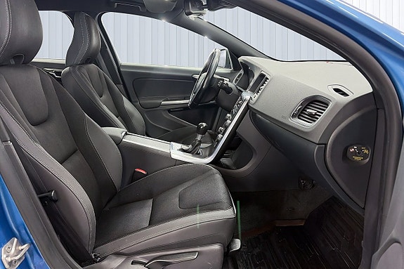Volvo V60 15 of 18