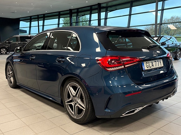 Mercedes-Benz A180 2 of 3