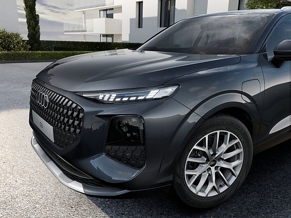 Audi Q3 4 of 6