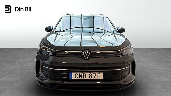 Volkswagen Tiguan 4 of 15
