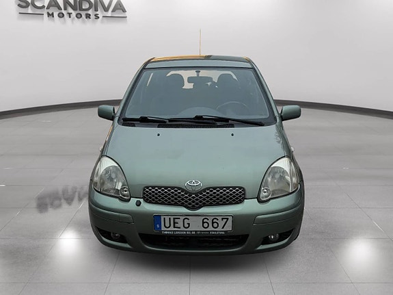Toyota Yaris 3 of 22
