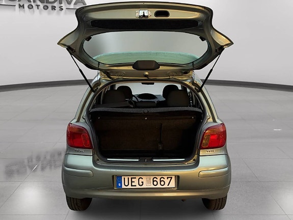 Toyota Yaris 11 of 22