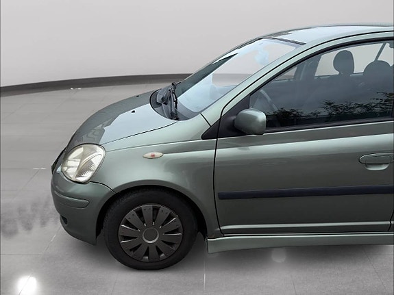 Toyota Yaris 10 of 22