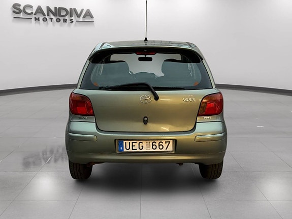 Toyota Yaris 7 of 22