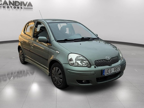 Toyota Yaris 2 of 22