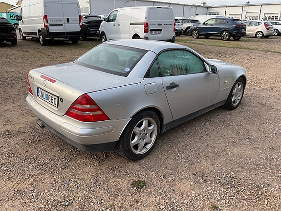 Mercedes-Benz SLK32 5 of 6