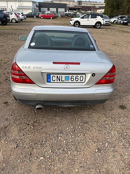 Mercedes-Benz SLK32 4 of 6