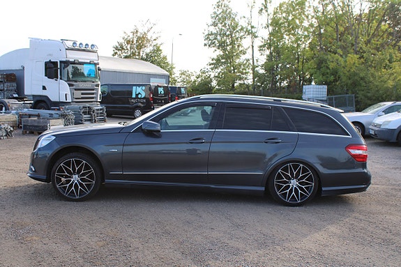 Mercedes-Benz E300 de 5 of 6