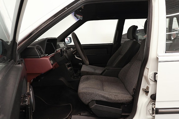 Volvo 740 16 of 16