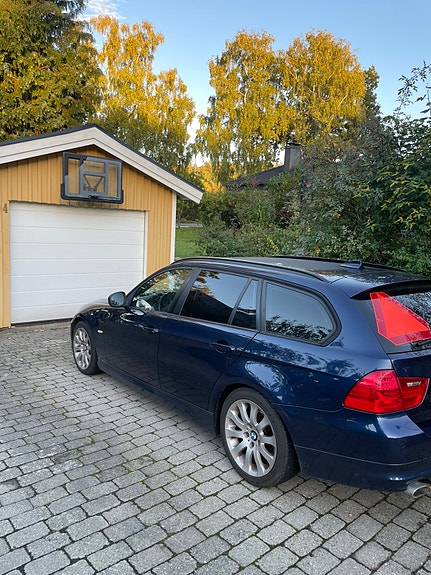 BMW 320d 2 of 13