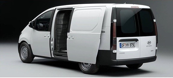 Hyundai Staria 4 of 8