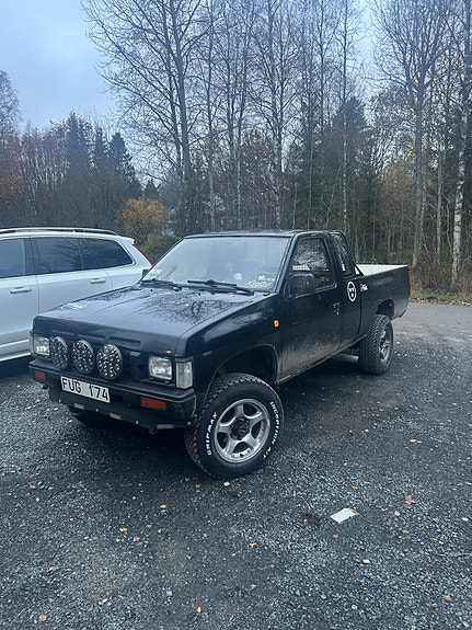 Nissan Navara 2 of 3