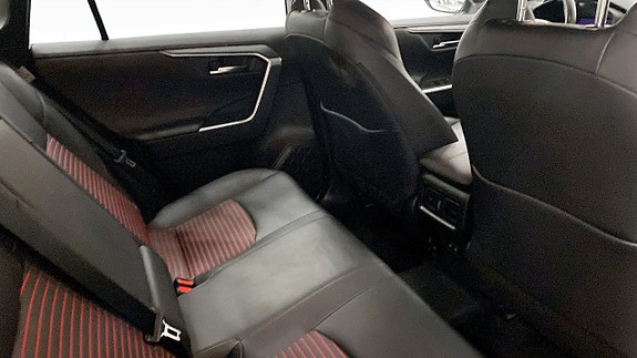 Toyota RAV4 5 of 19
