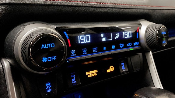 Toyota RAV4 14 of 19