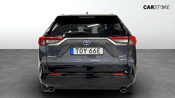 Toyota RAV4 7 of 19