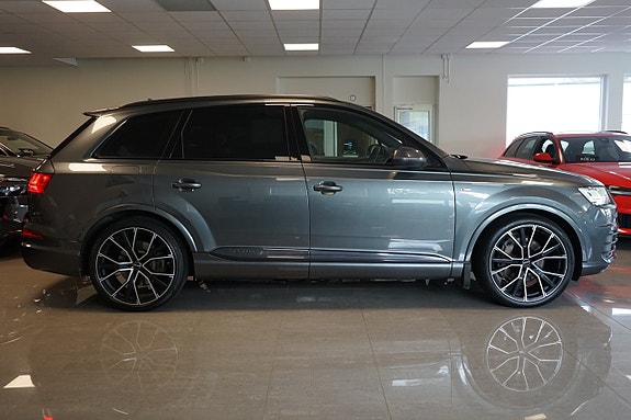 Audi Q7 3 of 27