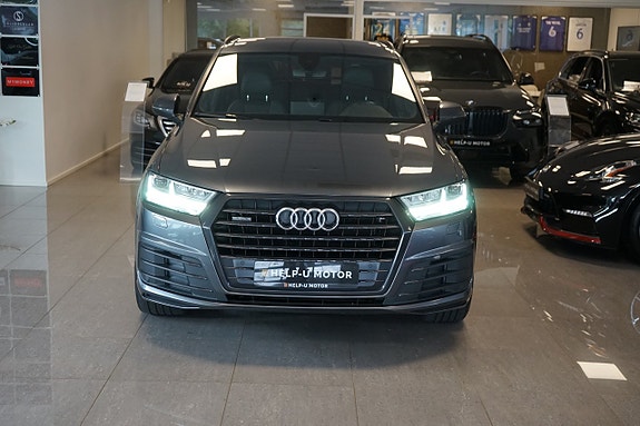 Audi Q7 2 of 27