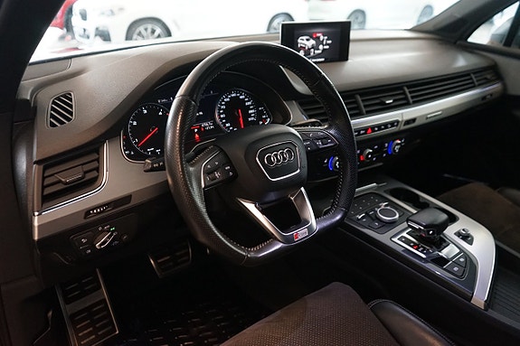 Audi Q7 7 of 27
