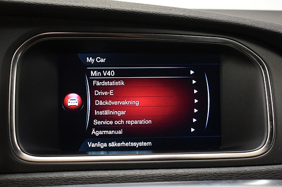 Volvo V40 Cross Country 14 of 24