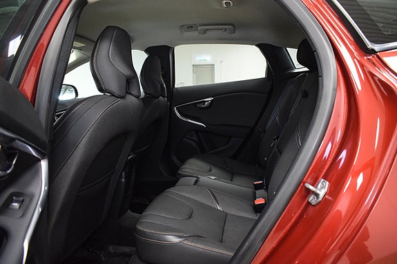 Volvo V40 Cross Country 19 of 24