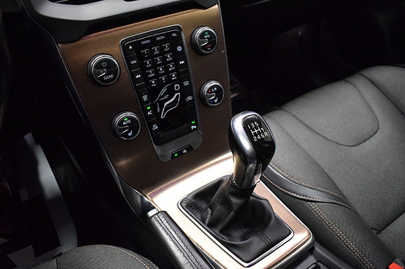 Volvo V40 Cross Country 13 of 24
