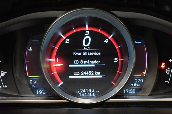 Volvo V40 Cross Country 17 of 24