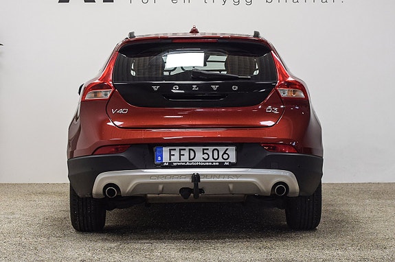 Volvo V40 Cross Country 5 of 24