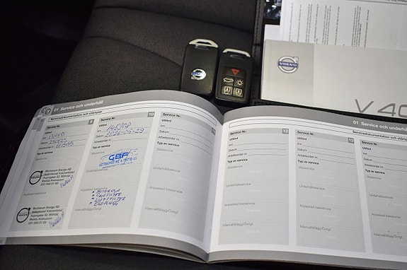 Volvo V40 Cross Country 21 of 24