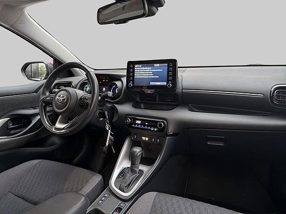 Toyota Yaris 7 of 11
